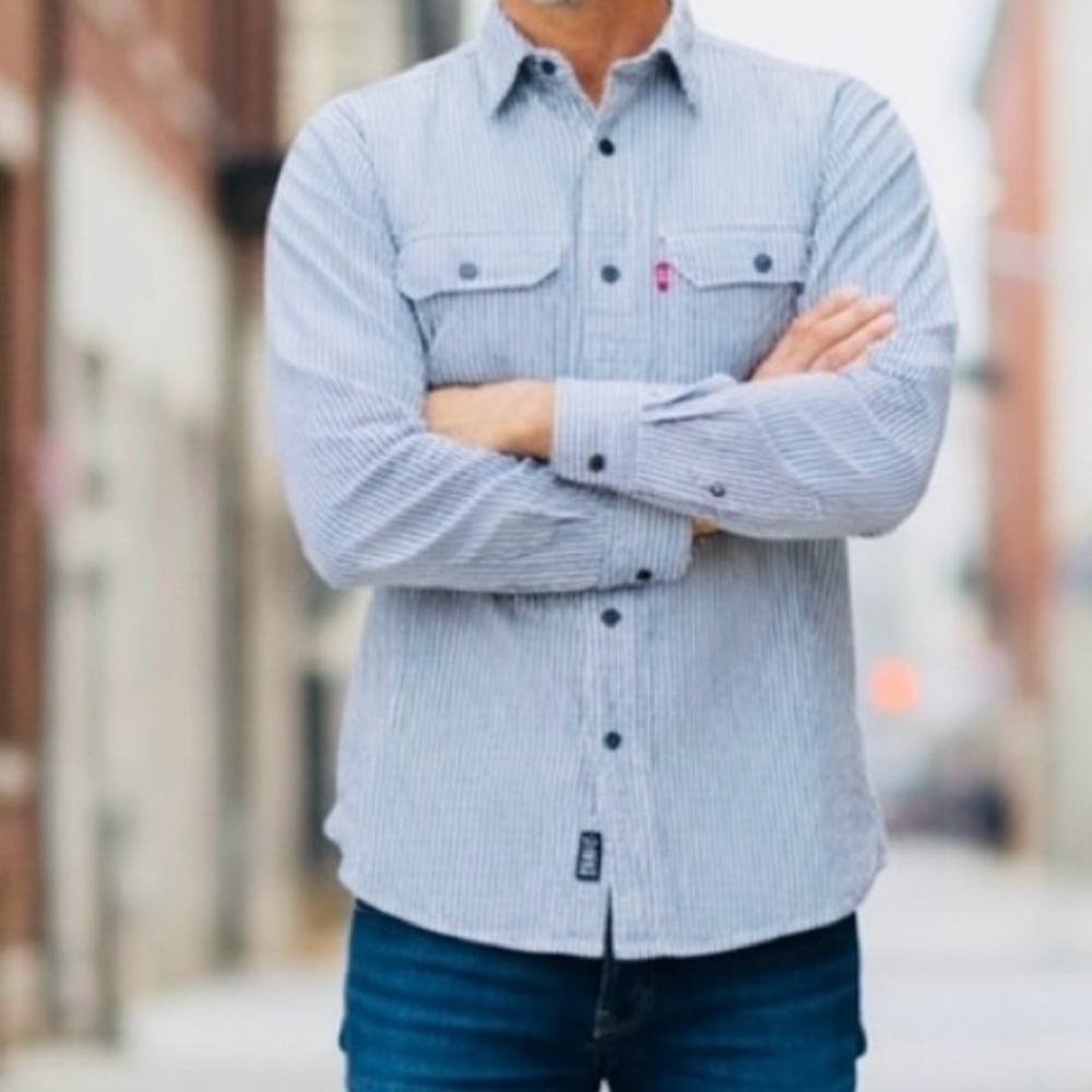 LEVI’S -Men's Navy Pinstripe Button Down Shirt